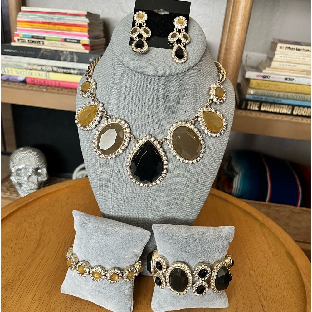 Ann Taylor jewelry set